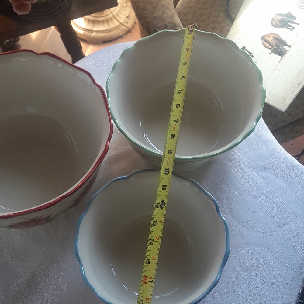 The Pioneer Woman Floral Mixing Bowls in White, Red, Green - Picture 4 of 4